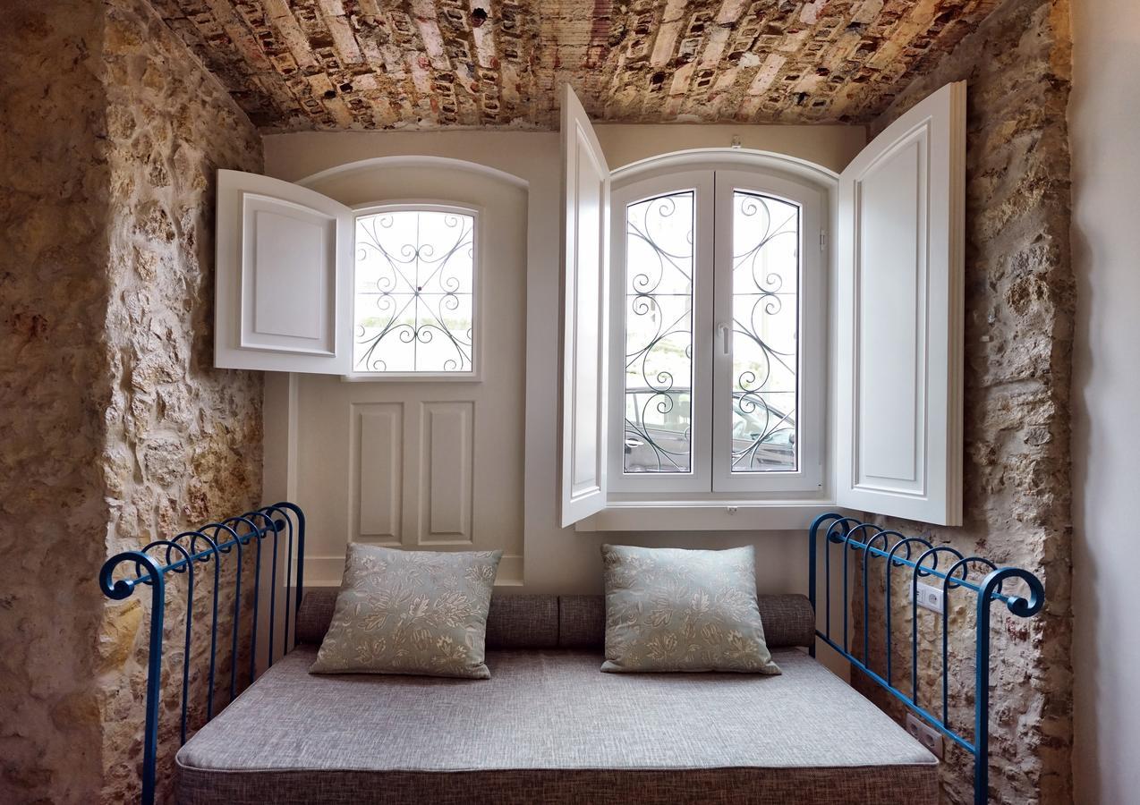 Quarto com Cama de Casal ou 2 de Solteiro